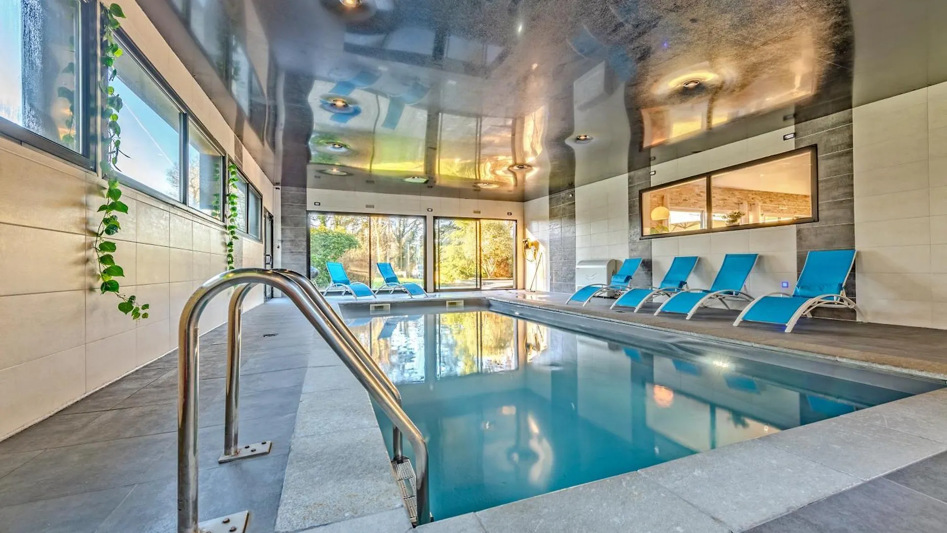 La Villa Des Legendes - Spa & Swimming Pool Sizun 0*,  France